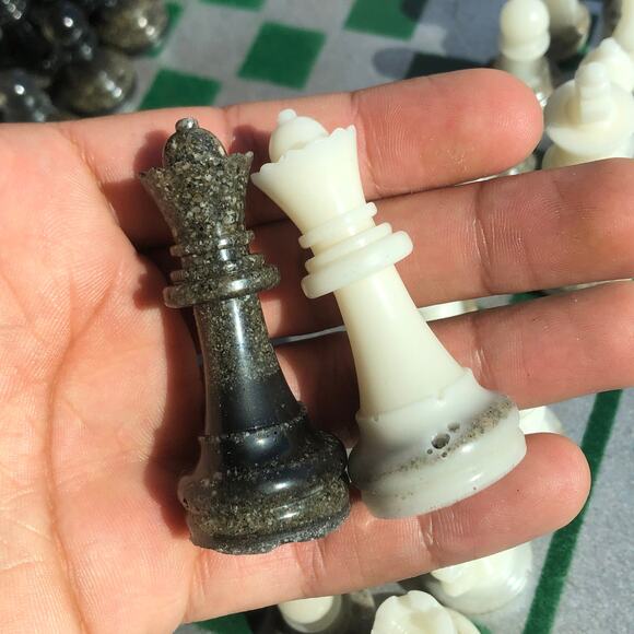 Chess Set - Green Silver - Picture 2 of 10
